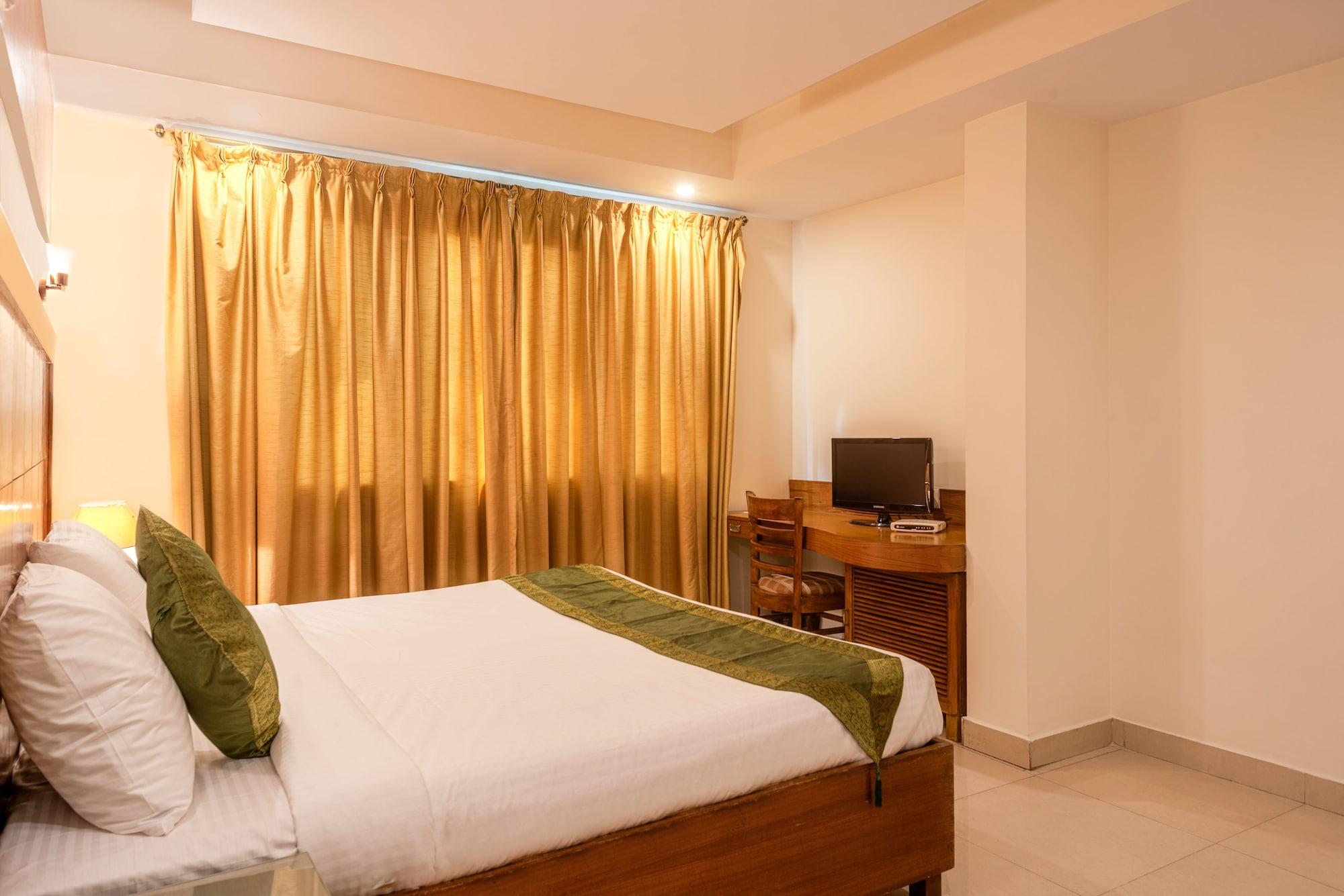Treebo Trend Grand Plaza Nampally Хайдарабад Экстерьер фото