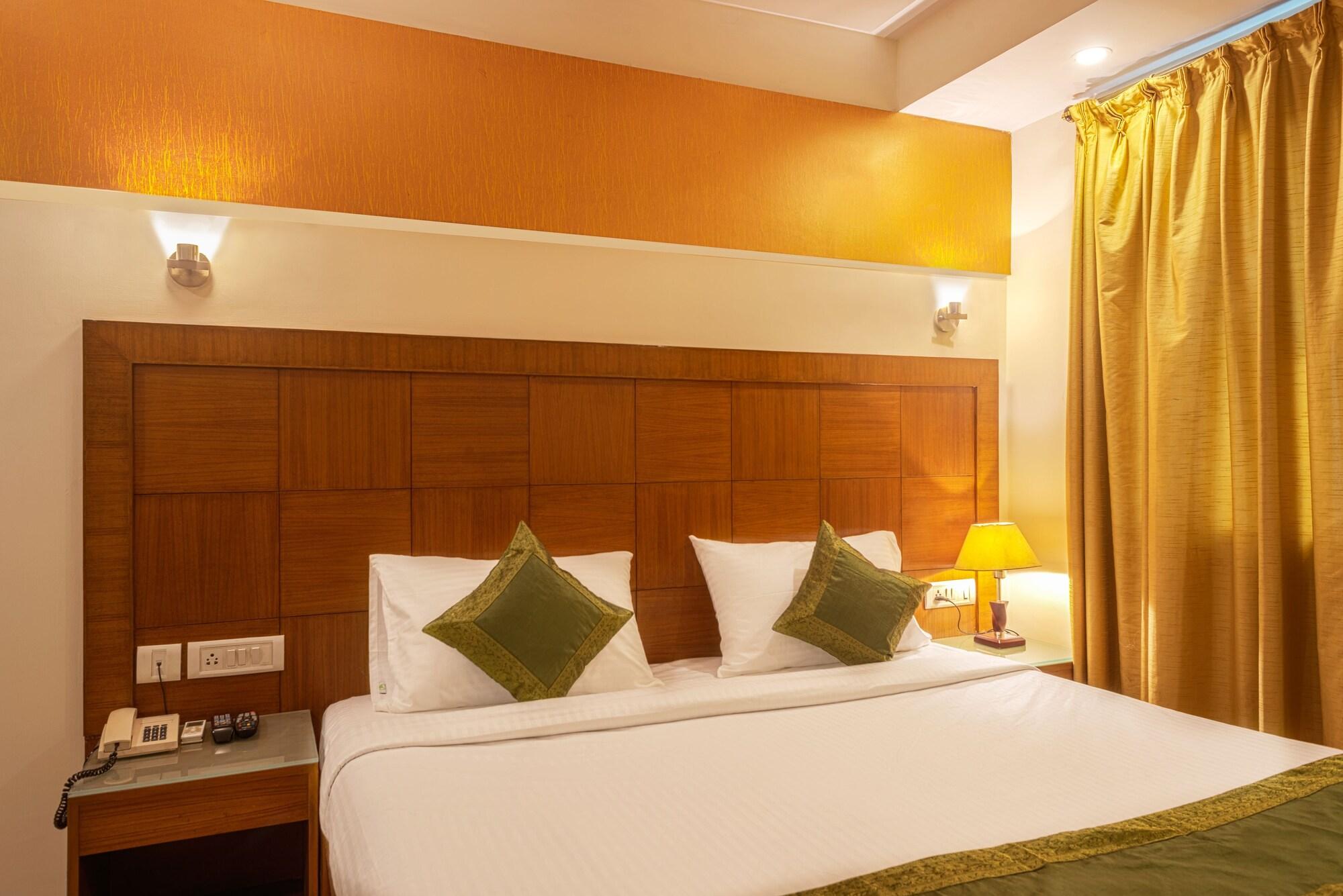 Treebo Trend Grand Plaza Nampally Хайдарабад Экстерьер фото