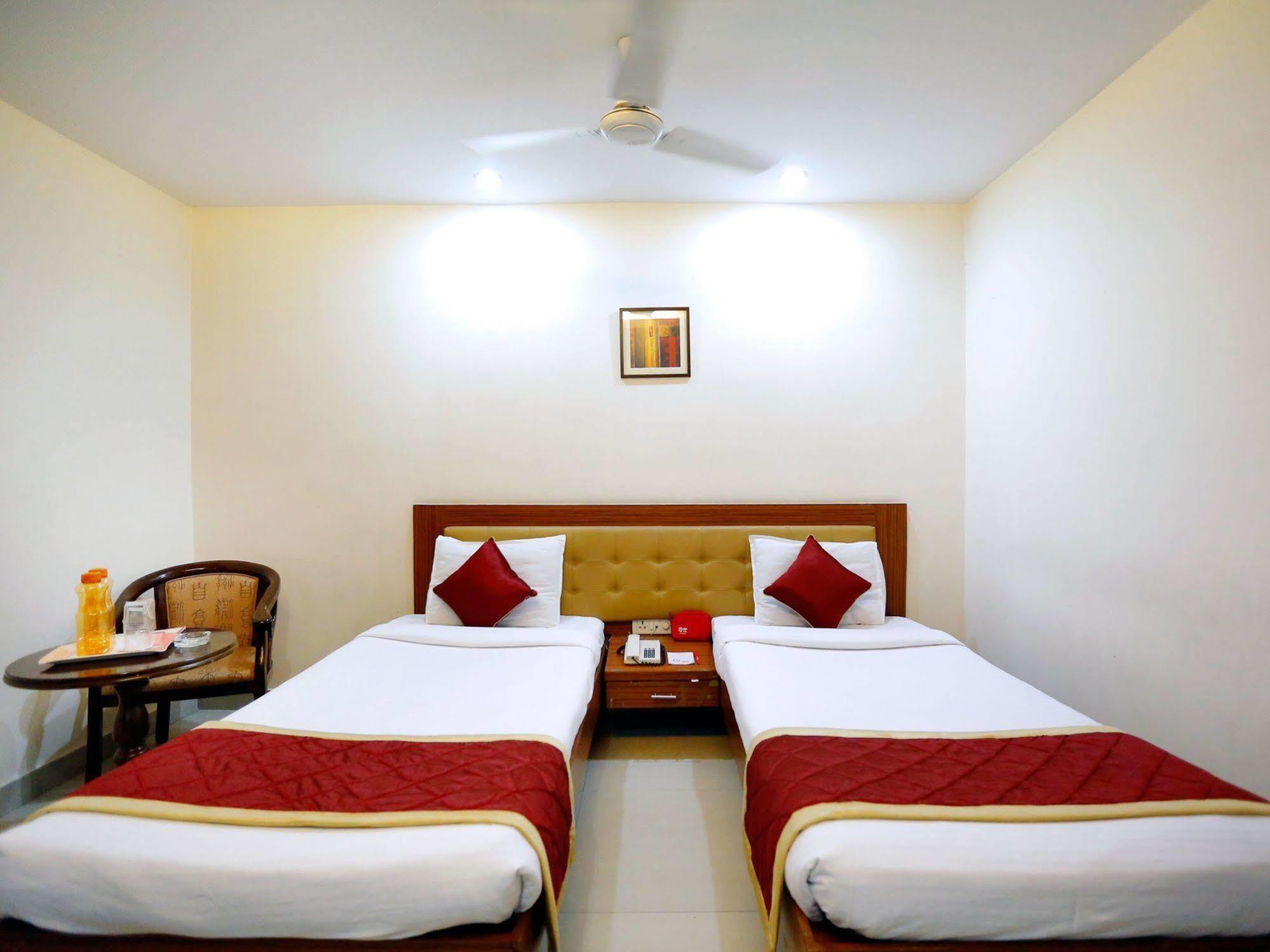 Treebo Trend Grand Plaza Nampally Хайдарабад Экстерьер фото